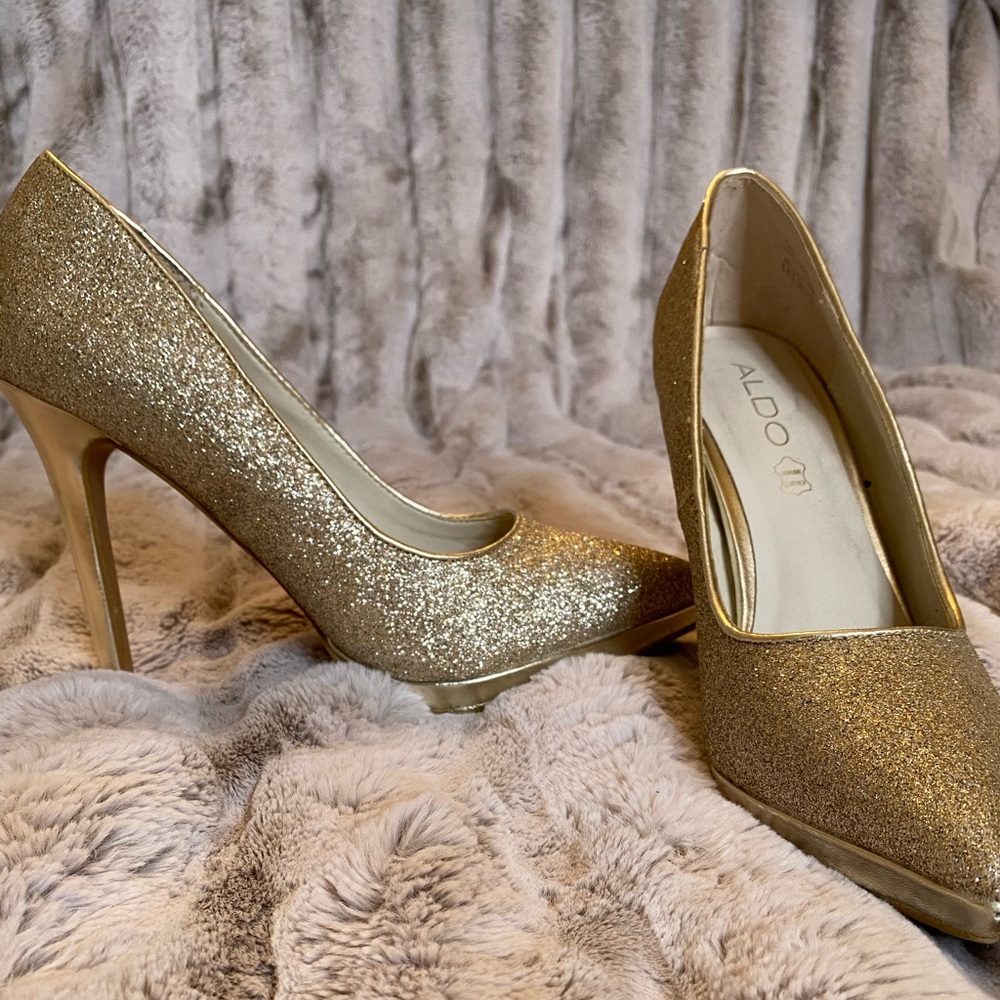 Gold glittery Aldo heels